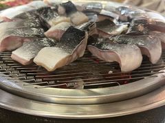 -围炉肉舍•炭烤活鳗•丹东海鲜烤肉(步行街店)