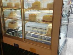 -红宝石·鲜奶小方·海派西点房(南丹店)