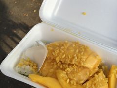 -芒果糯米饭摊子