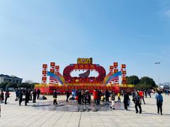 -巴陵广场