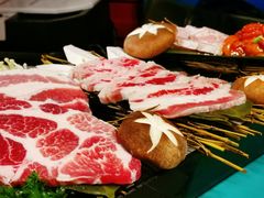 烤厚切黑香猪五花肉-烤路里·韩国品质自助烤肉(石路天虹4号店)