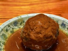 咸蛋黄狮子头-老外婆本帮面(塔城路店)