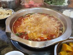 -黄利砖万峰林布依特色酸笋牛肉馆