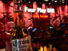 -FOUR PLAY BAR