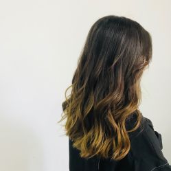 -Moyue HAIR SALON