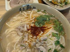 -亮亮面馆(经六路店)