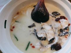 鱼钩鱼炖汤-老阿爸鲜鱼土菜(昆山花桥店)