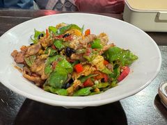 荷包蛋五花肉炒青椒-吃货私房菜(丽江束河古镇店)