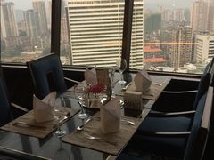 靠窗位-广州花园酒店-凌璇阁360度高空海鲜自助餐CAROUSEL