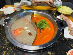 -憨孃孃·重庆老火锅(红山黑金店)