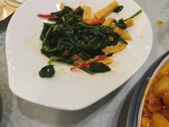 -汗腾格里·风味餐厅(新疆驻京办店)