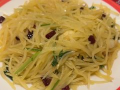 -闯关东东北农家菜(崂山石老人店)