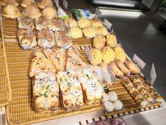-顶东面包花园·生日蛋糕(世博店)