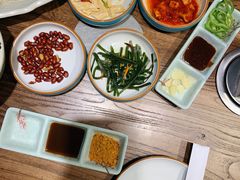 -明洞阿姨·韩式酱蟹烤肉·创意料理(三元桥店)