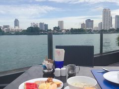 -曼谷湄南河畔华美达广场酒店