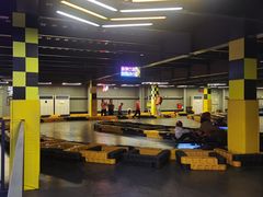 -极限PLAY运动娱乐新世界·团建派对表演休闲馆·室内高空游乐园