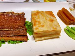 烙饼卷带鱼-大碗居·烤鸭·鱼头泡饼(天坛东门店)