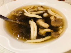 竹荪菌菇汤-梅龙镇酒家(南京西路总店)
