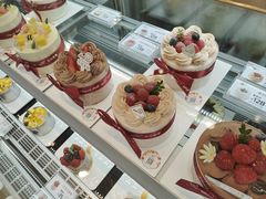 -花花卷卷·鲜食蛋糕(静安久光百货店)