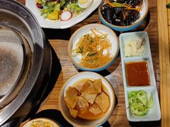 -明洞阿姨·韩式酱蟹烤肉·创意料理(三元桥店)