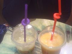雪梨芒果汁&番石榴苹果汁-每日新鲜水果吧(南京东路店)