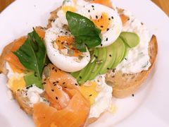 三文鱼牛油果吐司-Egg•Allday Brunch(襄阳北路店)
