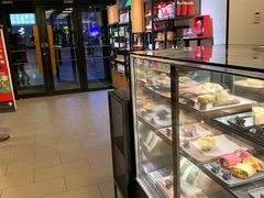 面包甜点陈列柜-星巴克(哈尔滨新一百店)