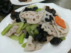 地三鲜(芹菜木耳藕片)-卡尔顿东方银龙酒店•广西菜•早茶