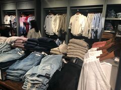 -Hollister(广州天环广场店)