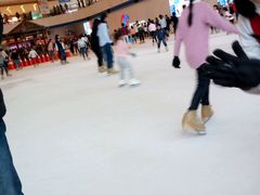 -冰纷万象滑冰场(赣州华润万象城店)