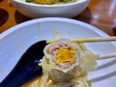 咸蛋黄大馄饨-周素珍湖州大馄饨(直戒坛寺巷店)