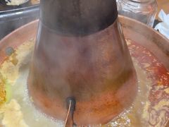 -果松木炭酸菜铜火锅·外婆参鸡汤