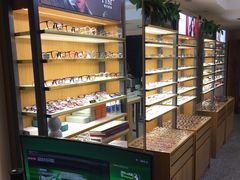 -优医视平价眼镜超市蔡司依视路折扣(小马厂店)
