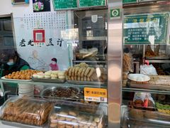 面包甜点陈列柜-老磁器口豆汁店(天坛店)