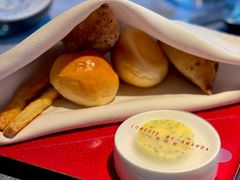 -弦月窗LUNETTE BY AMANDA(复兴路店)