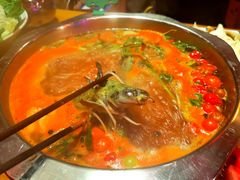 -野山舂·贵州现舂酸汤火锅(鸿通城店)