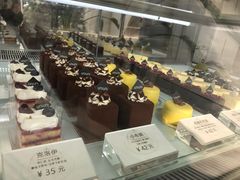 -UNI UNI(环亚凯瑟琳店)