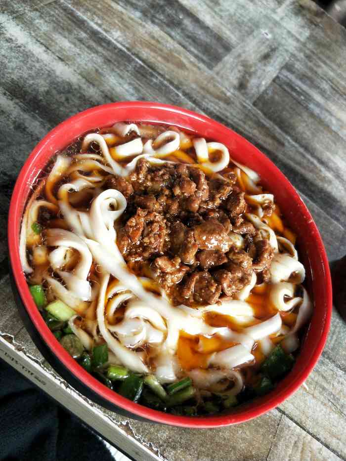 铁蛋刀削面(龙祥街店)-"这个店还是很实在的店内的价钱和团购价是一.