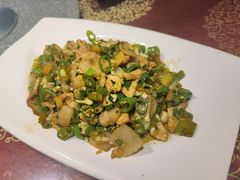 老坛辣椒肉炒肉-桑吉林新派藏餐·汤锅·川菜