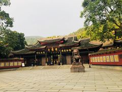 -峨眉山报国寺