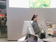 -喜茶(迪士尼小镇·平行宇宙店)