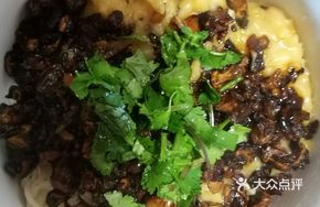 Homemade Pea and Meat Sauce Noodles