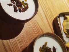 空运来的新疆酸奶-谷丽麦馕新疆菜·清真(步步高梅溪新天地店)