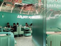 -季季红火锅(柳州城中万达二店)