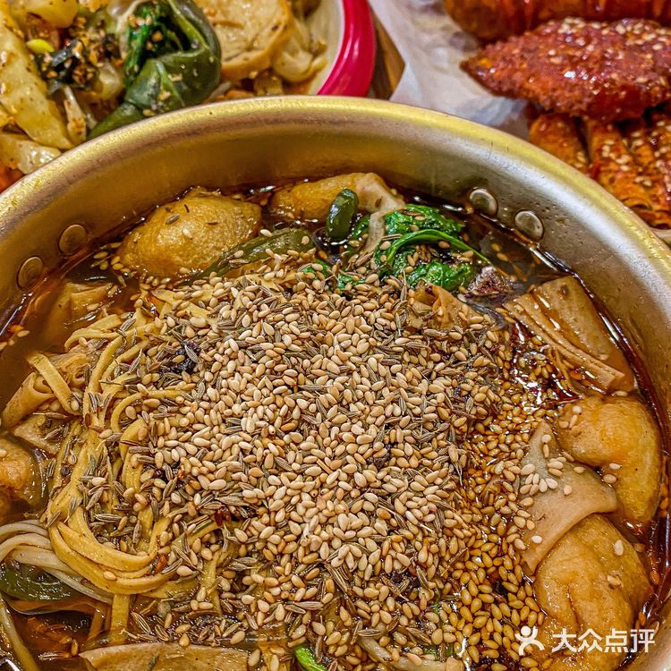 南市场12💰沈阳这碗老式麻辣烫香绝了‼