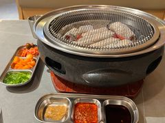 -围炉肉舍丹东海鲜烤肉·烤活鳗(步行街店)