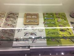 -提一眼镜·蔡司·依视路(小寨店)