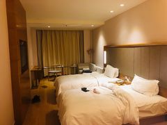 -全季酒店(郑州建设路碧沙岗地铁站店)