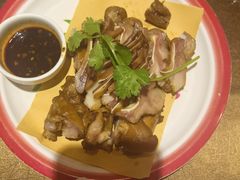 -东口码头·烧鸽子·鱼头泡饼·地方菜(金鹰悦城店)
