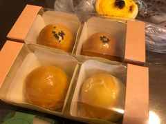 莲蓉蛋黄酥-鲍师傅糕点(春熙路店)